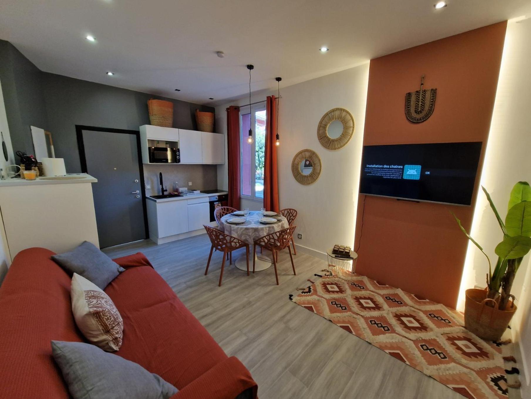 Roquebrune : Appartement 4 Personnes Proche De La Plage Luaran gambar